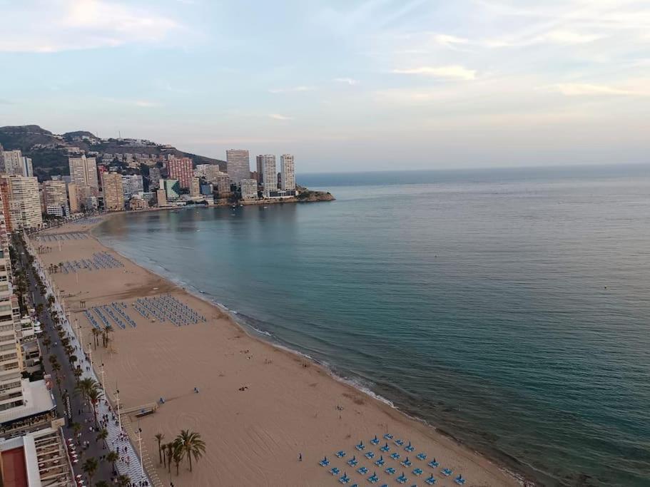 Estupendo Apartamento En Planta 22. 1ª Linea. Διαμέρισμα Μπένιντορμ Εξωτερικό φωτογραφία